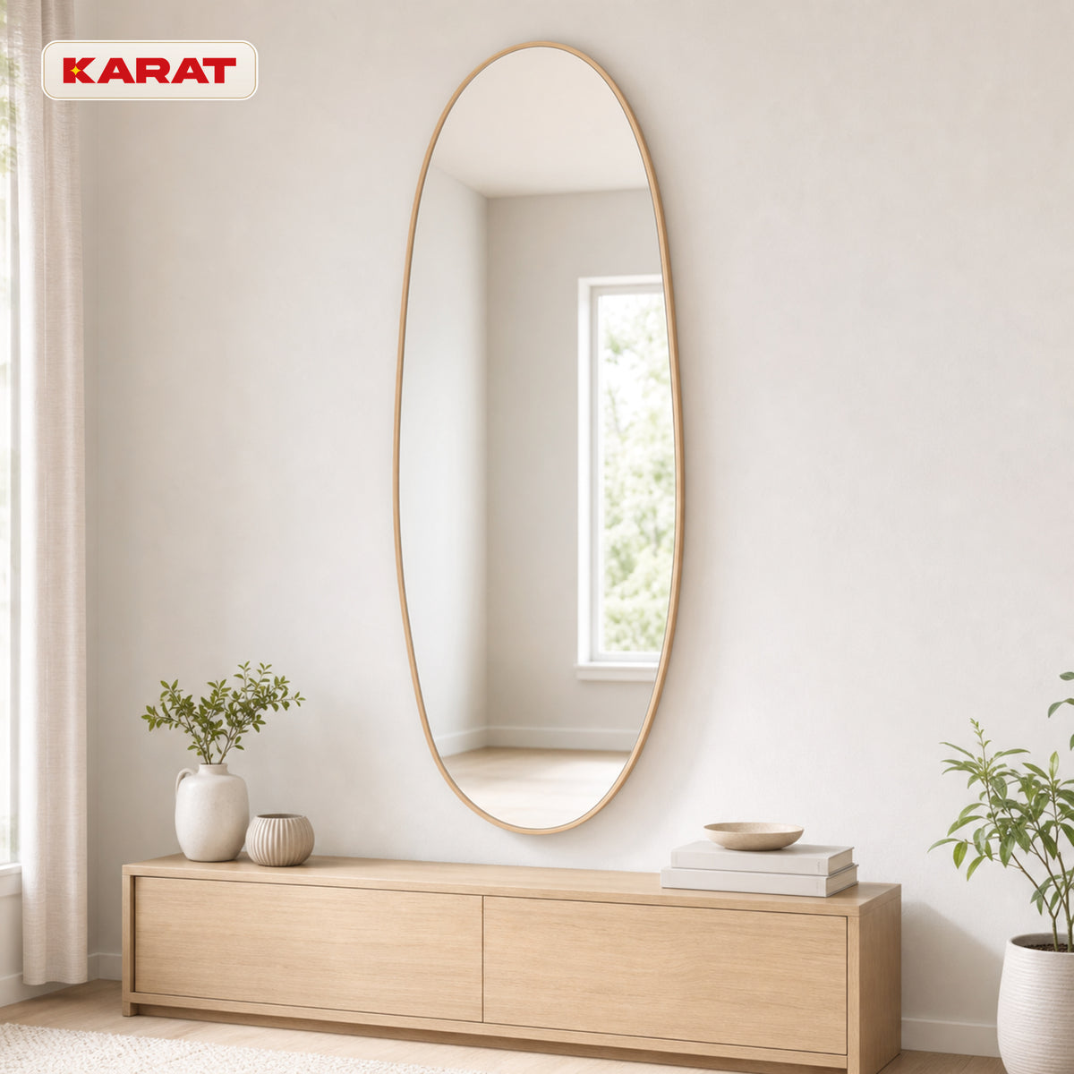 Passpiegel | Nina | Organische wandspiegel met aluminium frame in houtlook | 65 × 150 cm
